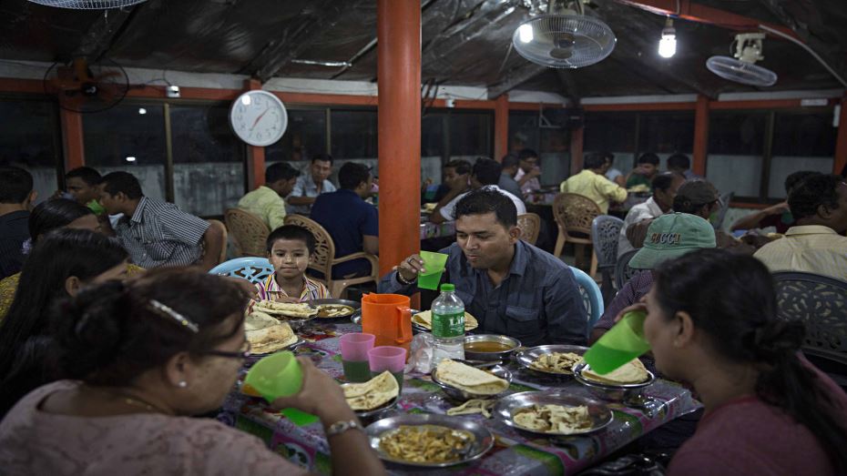 رمضان حول العالم.. عادات وعبادات شهر الصيام في بورما - شبكة رؤية الإخبارية