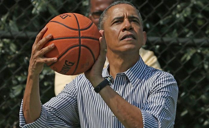 obama basketball 700x430 1