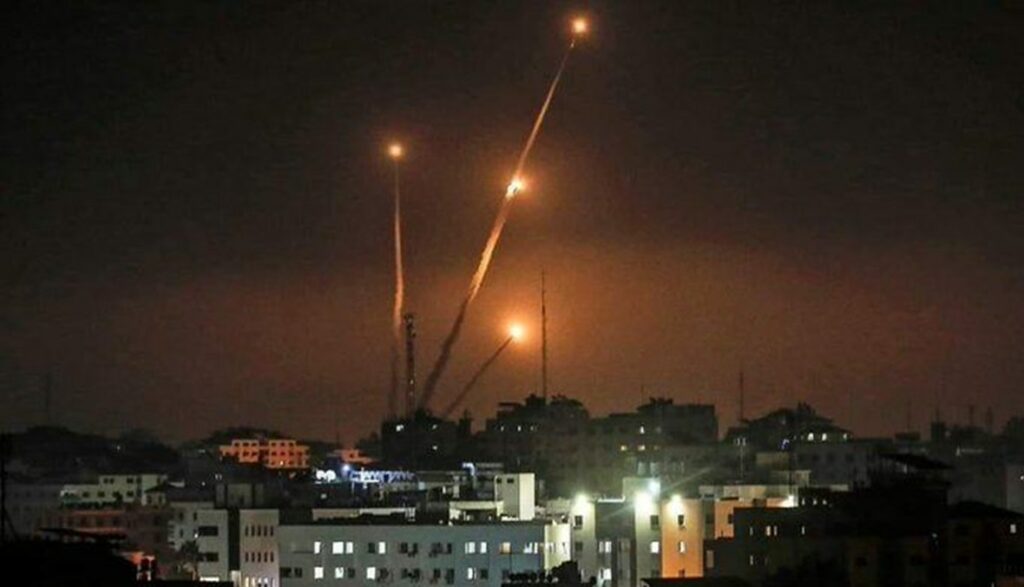 رشقة صاروخية جديدة من غزة تستهدف كيان الاحتلال الإسرائيلي أرشيفية