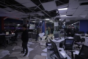 آثار القصف على مقر مؤسسة كوردستان 24