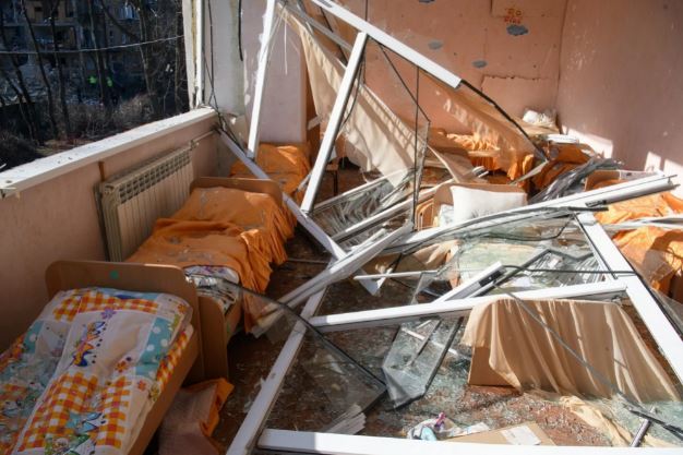 قصف مدرسة في كييف