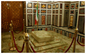 ضريح شاه ايران داخل مسجد الرفاعي