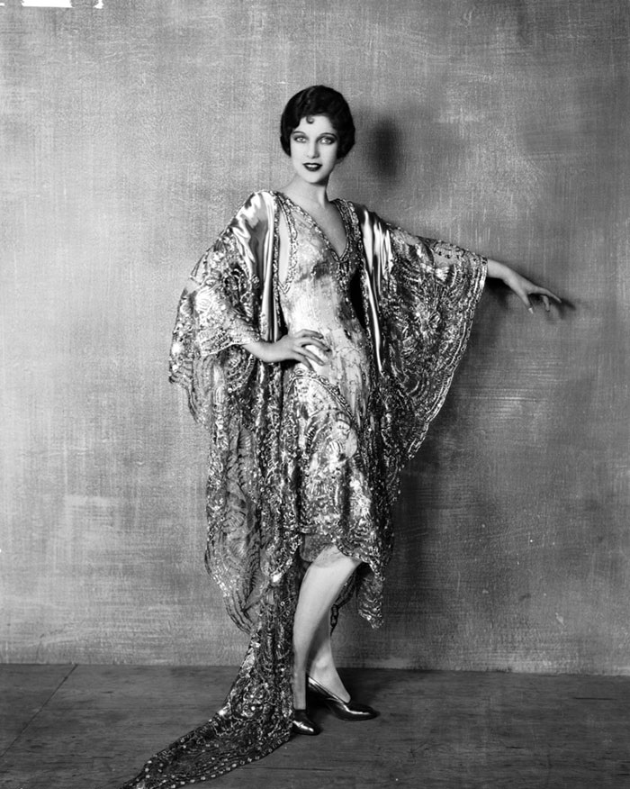 beginning of modern fashion 1920s women fashion 4 1 Copy