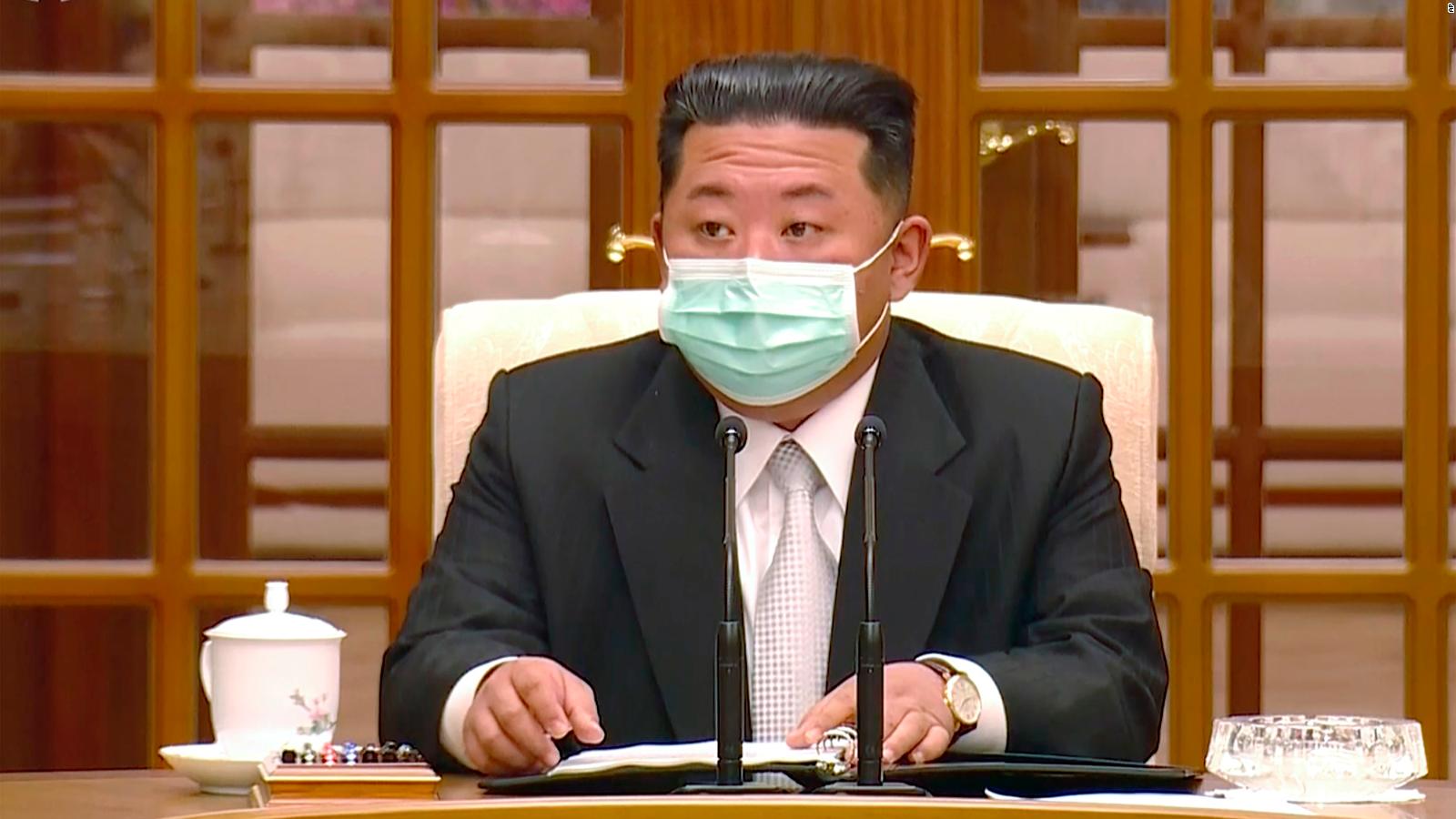 كيم جونج أونج يرتدي القناع لأول مرة في اجتماع طارئ فور الإعلان رسميًا عن فيروس كورونا