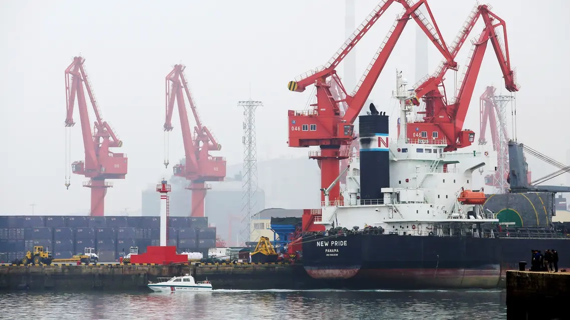 ميناء نفطي في الصين