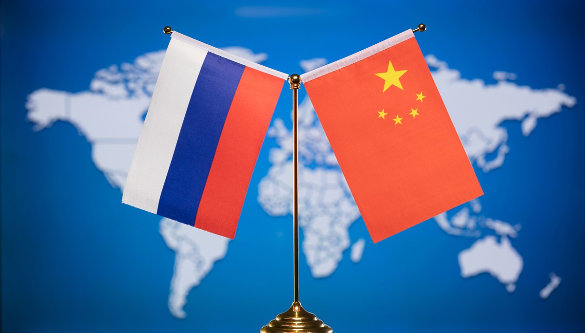 وزير الخارجية الأمريكي يحذر من تحدي روسيا والصين للنظام العالمي