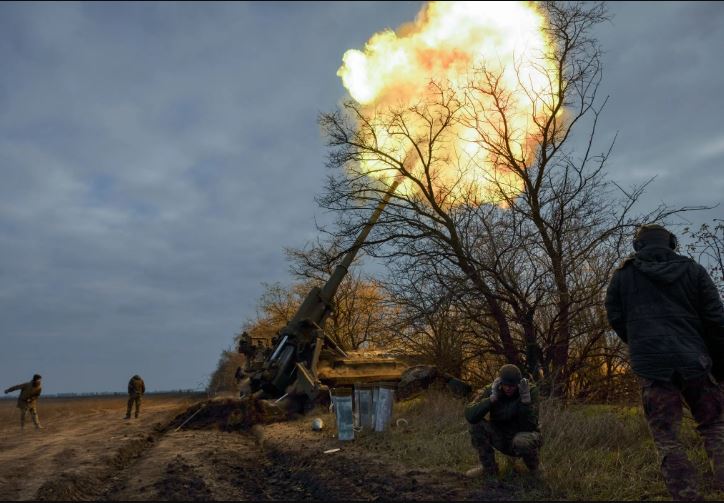 جنود أوكرانيون وقت الانسحاب الروسي من خيرسون