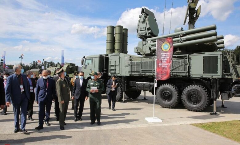 Gen. Hatami get acquainted with S 400 during Arms Expo in Russia 780x470 1