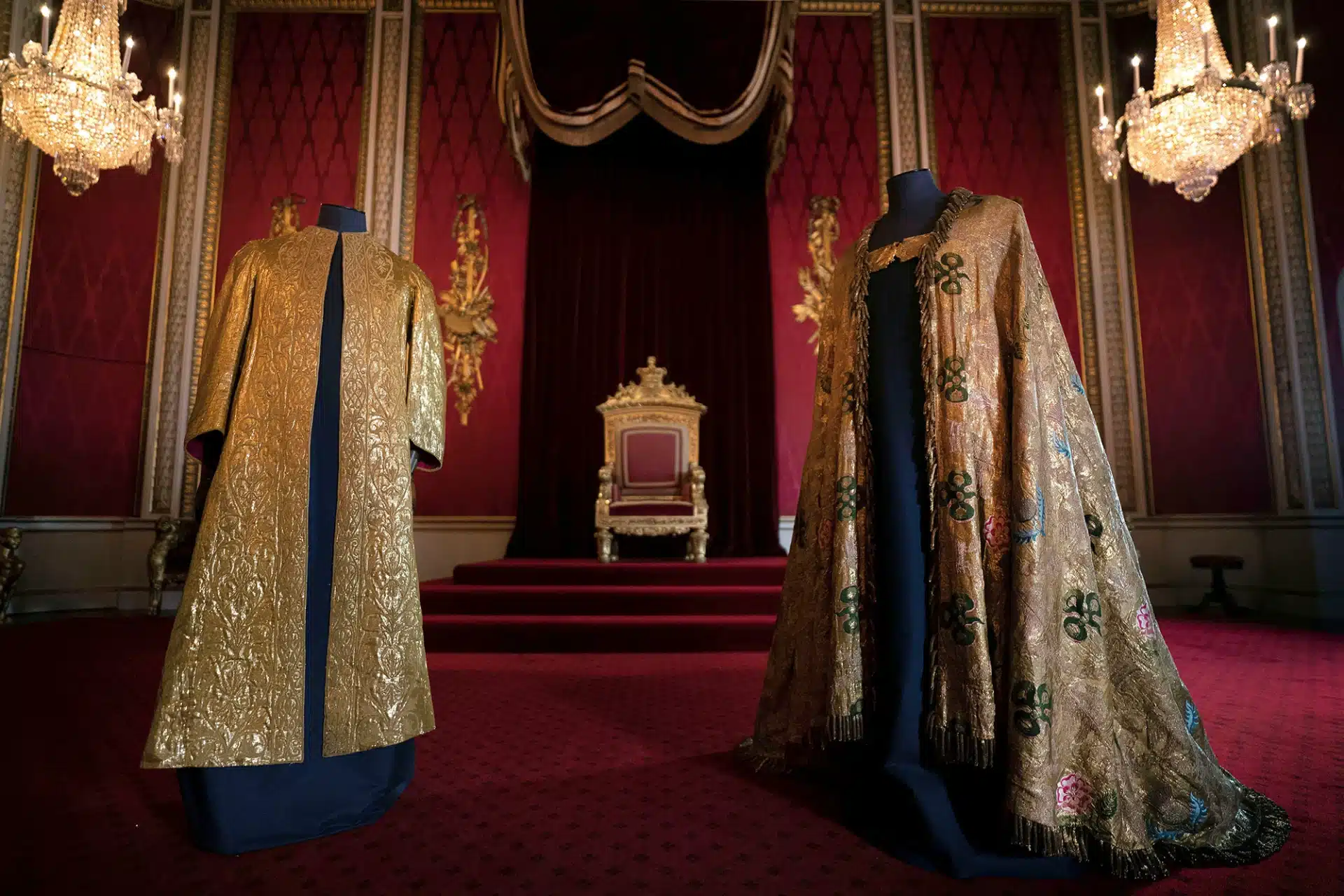 ملابس تتويج الملك تشارلز الثالث