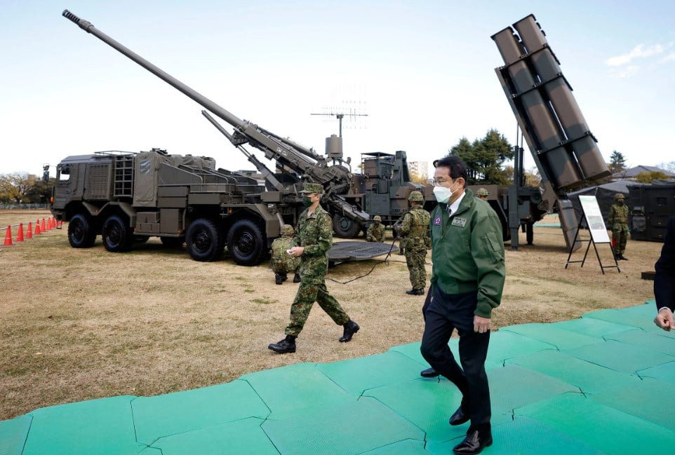 فوميو كيشيدا يحوّل اليابان إلى قوة عسكرية عالمية