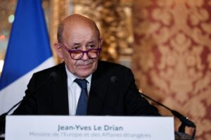 مبعوث الرئيس الفرنسي يصل لبنان وسط محاولات لإنهاء الشغور الرئاسي