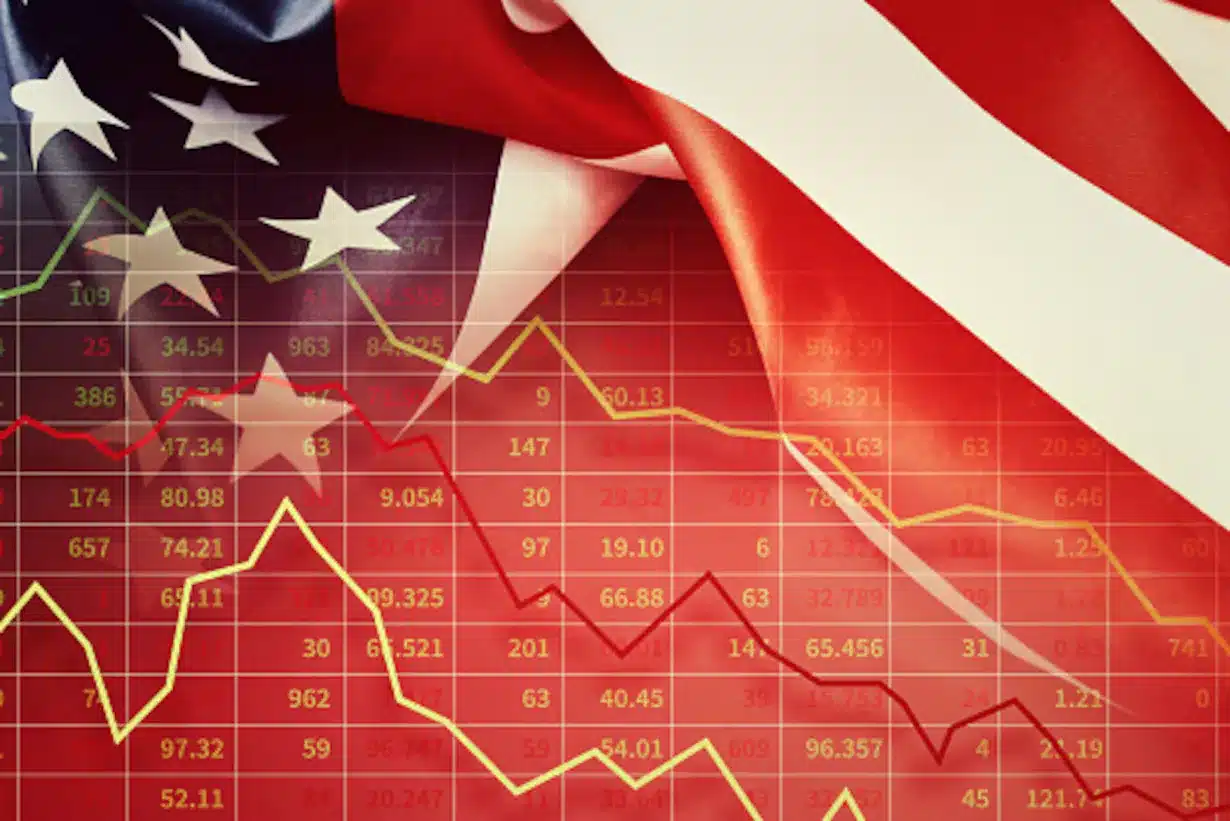 فايننشيال تايمز: الاقتصاد الأمريكي يشهد تحولًا جذريًا