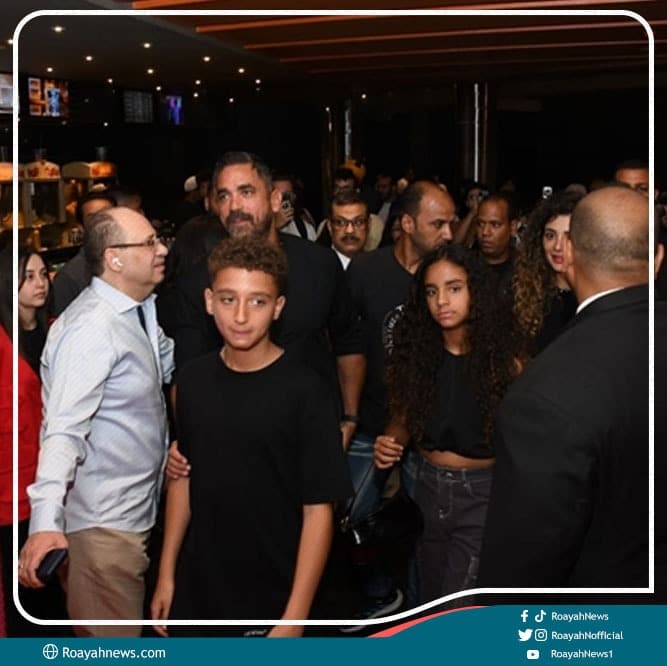 صور| أمير كرارة وزوجته وأبنائه في العرض الخاص لفيلم البعبع