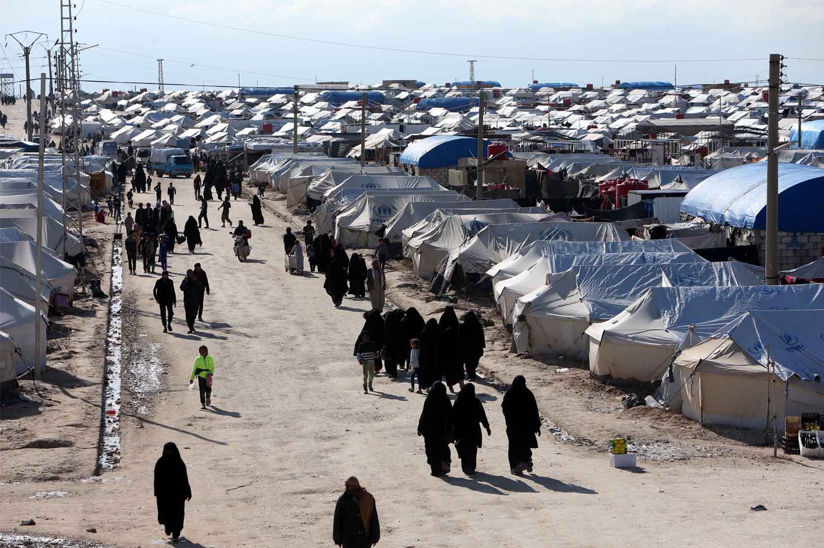 women syria al hol displacement camp