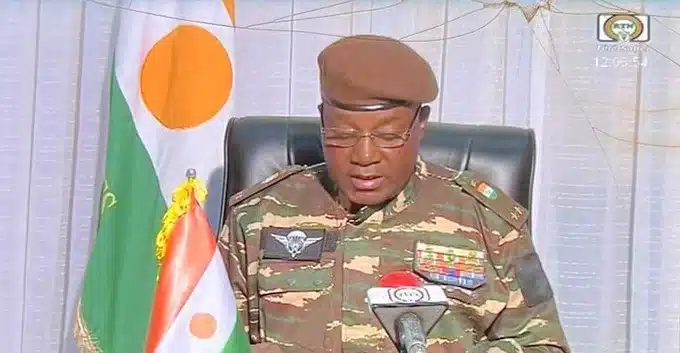 بعد تصريحات ماكرون الأخيرة .. هل تتدخل فرنسا عسكريًا في النيجر بعد الانقلاب؟