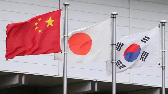 علم الكورية الجنوبية والصين واليابان