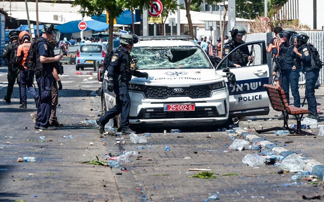 إصابات واشتباكات بين الشرطة الإسرائيلية والإريتريين .. ماذا يحدث في تل أبيب