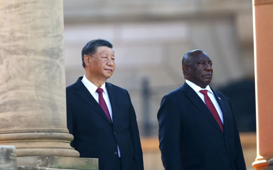 الصيني شي جين بينغ مع رئيس جنوب أفريقيا سيريل رامافوسا