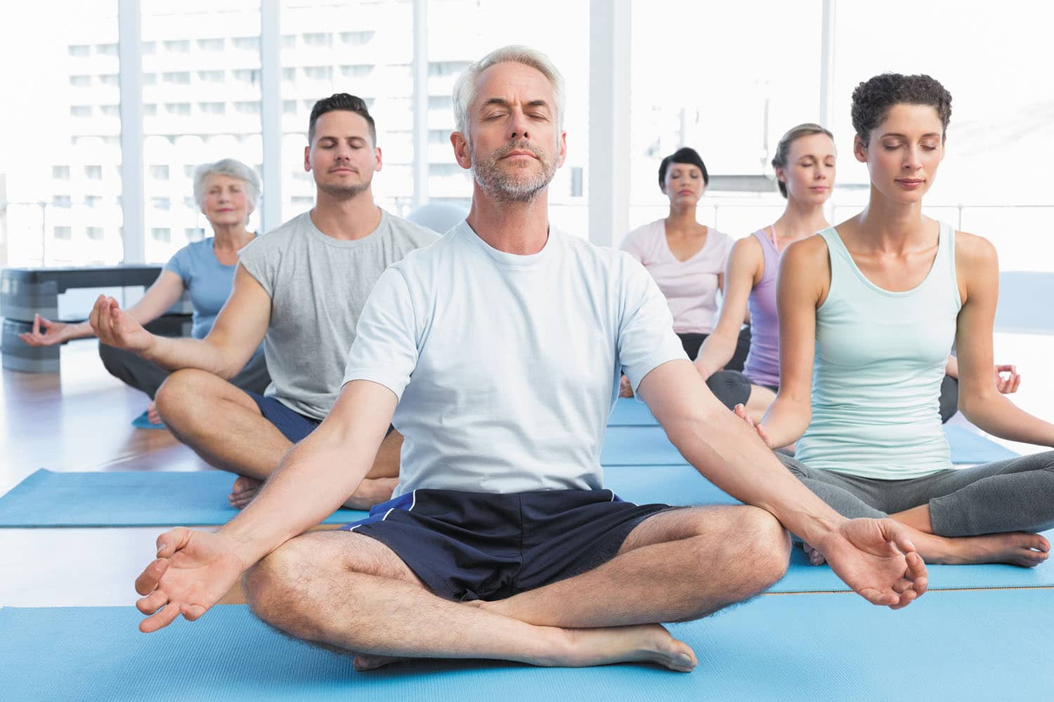 ماذا يحدث لجسدك وعقلك عند المواظبة على ممارسة اليوغا؟