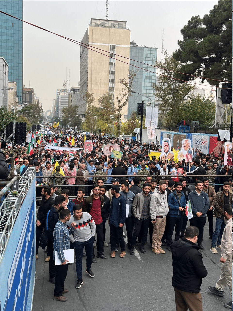 تضاهرات ذكرى اقتحام السفارة الأمريكية في طهران 5