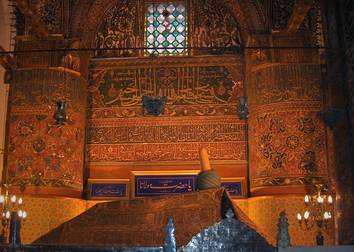 قبر مولانا جلال الدين الرومي في قونية، تركيا