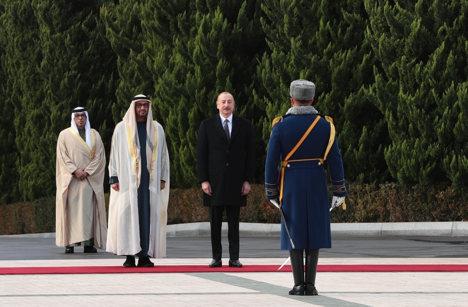 حفل استقبال رسمي لرئيس دولة الامارات العربية المتحدة في باكو