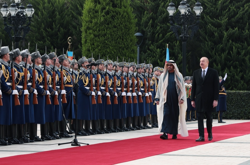 حفل استقبال رسمي لرئيس دولة الامارات العربية المتحدة في باكو1