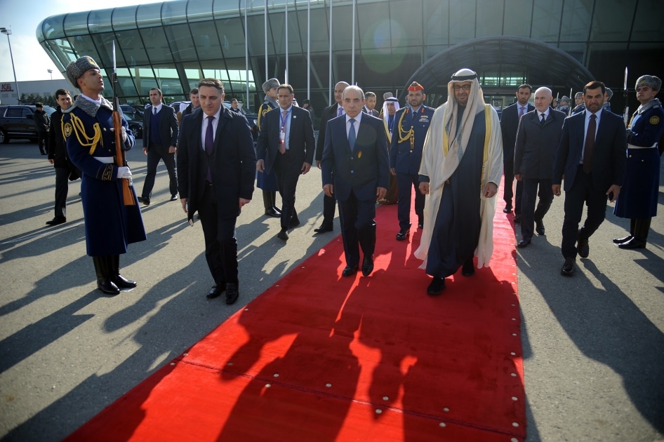 رئيس دولة الإمارات يختتم زيارته الرسمية الى أذربيجان