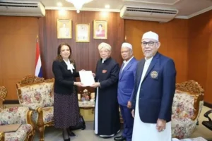 سفيرة مصر مع شيخ الإسلام في تايلاند