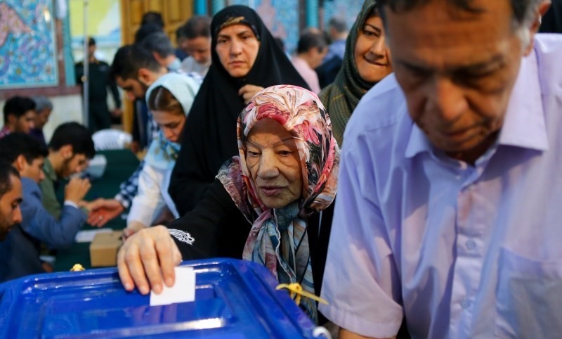 الناخبون يشاركون في اقتراع الرئاسة في إيران 29