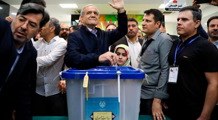 مسعود بيزشكيان المرشح الإصلاحي
