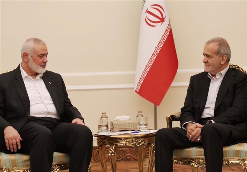 لقاء هنية مع الرئيس الإيراني بزشكيان