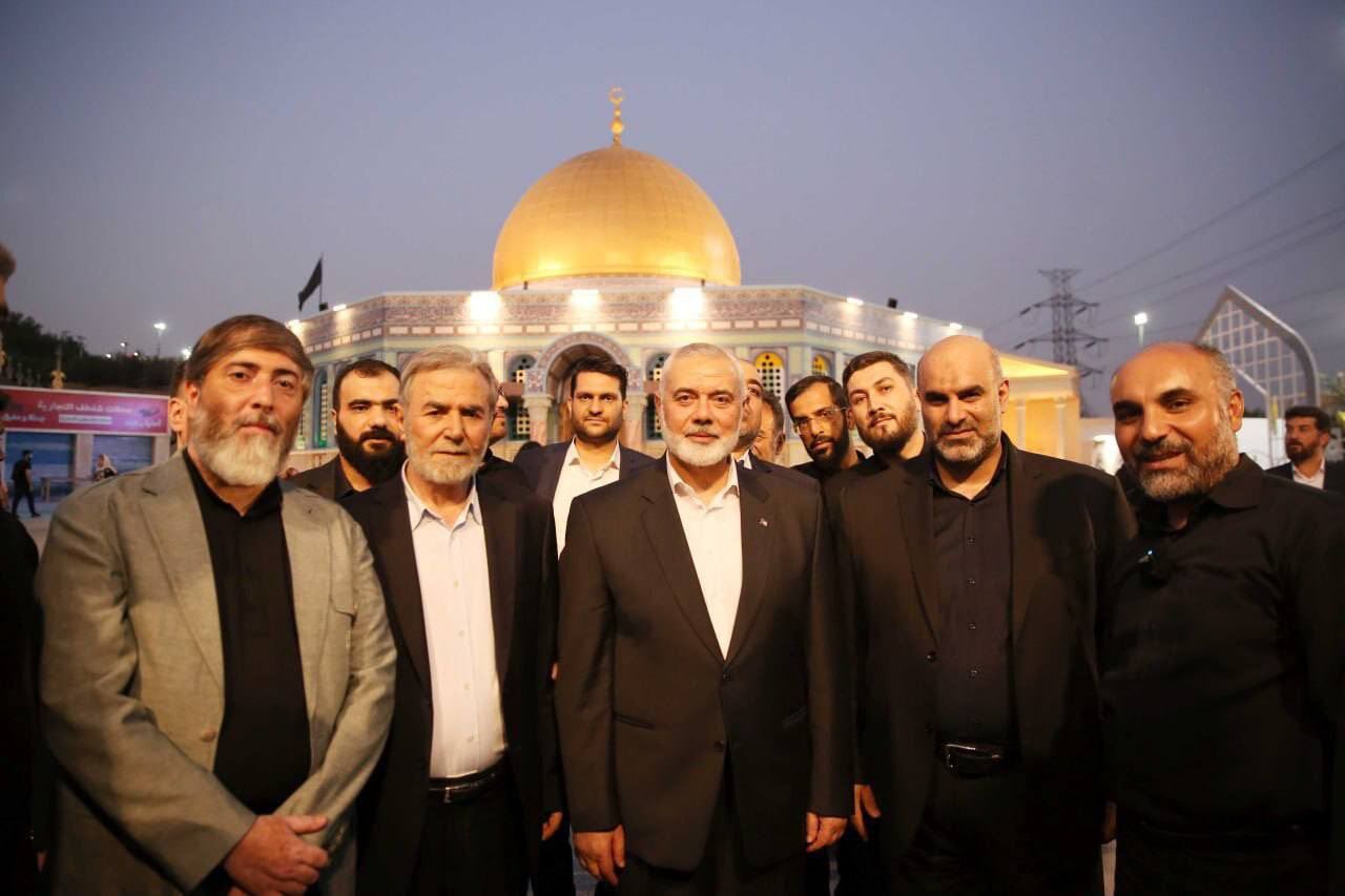 هنية يزور معرض الحضارات بجوار برج ميلاد في طهران 7
